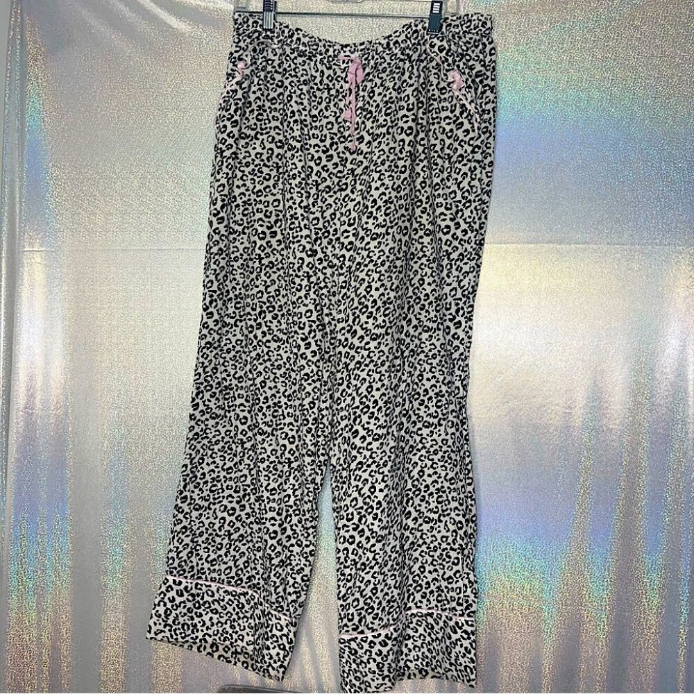 Victoria secret bottoms cheetah print white black pink bows detail pockets y2k